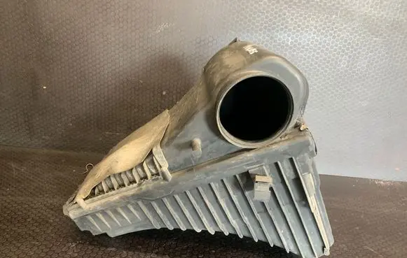 Volkswagen Touareg I Air filter box 7L6129601F 7L0129620 7L6129607F