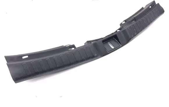 Honda CR-V Tailgate/boot lid lock trim 84641TLA