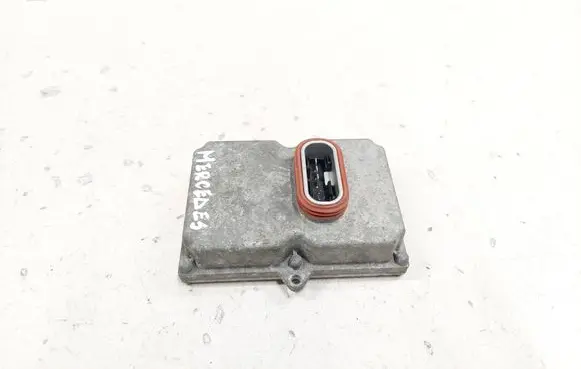 Mercedes-Benz E W211 Headlight ballast module Xenon A0028202426 5DF00827900 915024