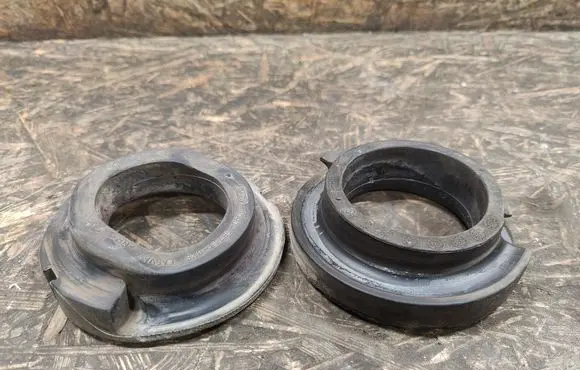 Ford Fusion II Rear coil spring rubber mount DG9C5B718BXE DG9C5599AXC