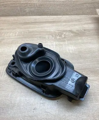 Audi A5 8T 8F Fuel tank filler cap 8W8809906B