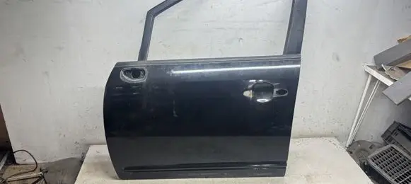 KIA Carens II Front door