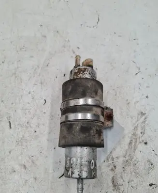 BMW 5 E39 Fuel injection high pressure pump 72821700