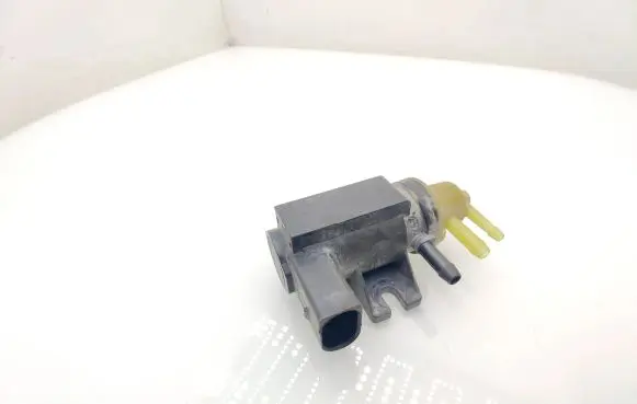 Volkswagen Caddy Turbo solenoid valve 1K0906627A 10T102 70086800