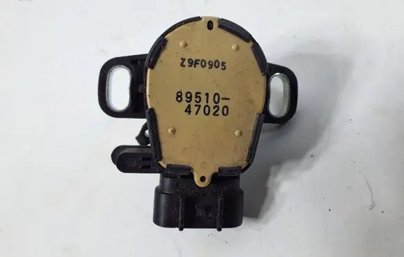 Toyota Prius (XW30) Accelerator pedal position sensor 8951047020 Z9F0905
