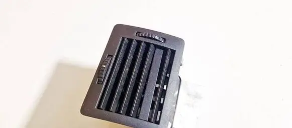 Skoda Fabia Mk1 (6Y) Dash center air vent grill 6y0819702
