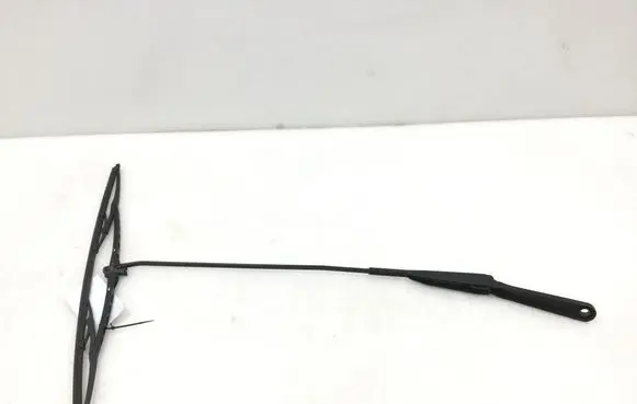 Opel Vivaro Front wiper blade arm 8200696499