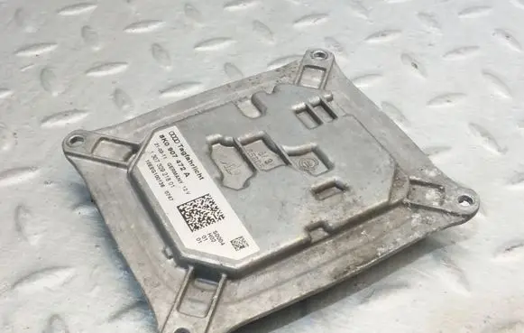 Audi A6 C7 Headlight ballast module Xenon 8K0907472A 130732921801