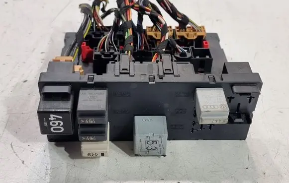 Volkswagen Golf V Comfort/convenience module 1K0937049M