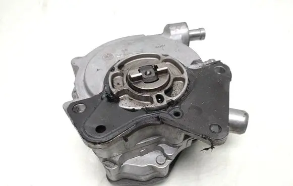 Volkswagen Touareg I Vacuum pump 070145209j