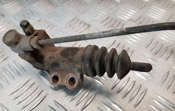Clutch slave cylinder