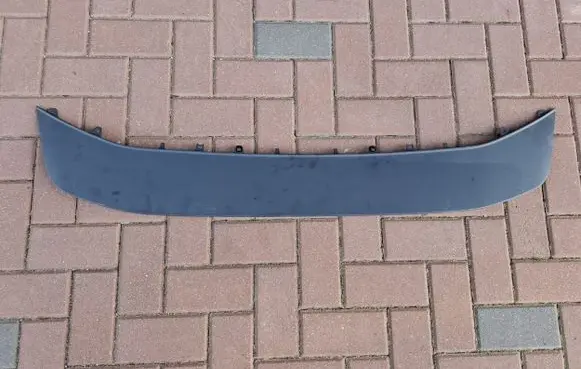 Front bumper lip