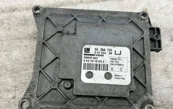 Opel Astra J Engine control unit/module 55568735 5WK9463