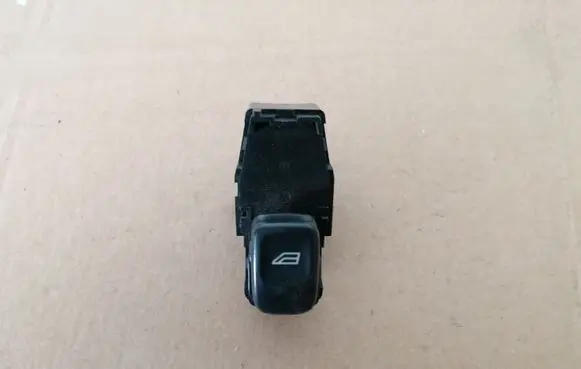 Volvo XC90 Electric window control switch 8685288