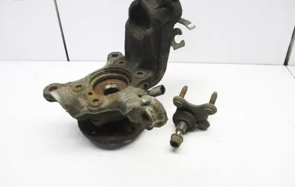 Volkswagen Touran I Front wheel hub spindle knuckle