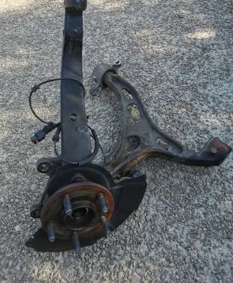 Jeep Grand Cherokee Front wheel hub spindle knuckle