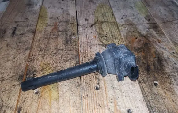High voltage ignition coil
