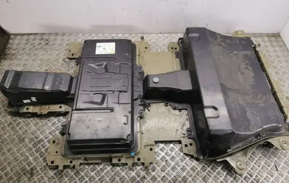 Jeep Avenger Hybrid/electric vehicle battery tray 