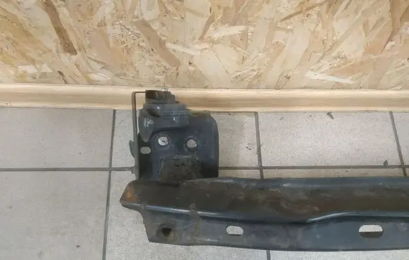Volkswagen Touareg I Front bumper cross member 7L0802109011