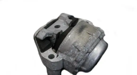 Engine mount bracket