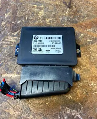 BMW X3 F25 Hand brake control module 6862808