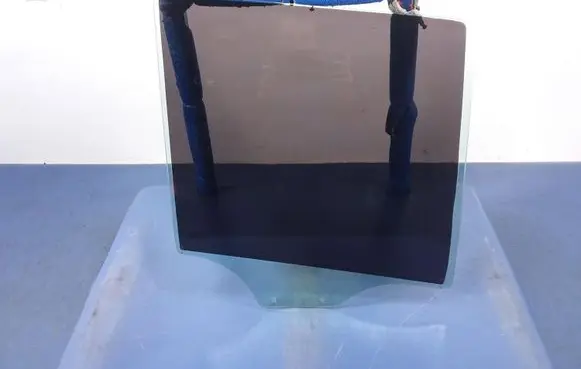 Mazda 2 Rear door window glass