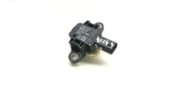 Audi A1 Airbag deployment crash/impact sensor 4H0955557 170527 5637RB4