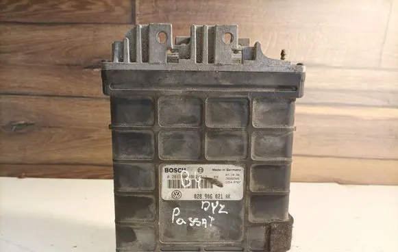 Volkswagen PASSAT B4 Engine control unit/module 0281001312313 028906021AK