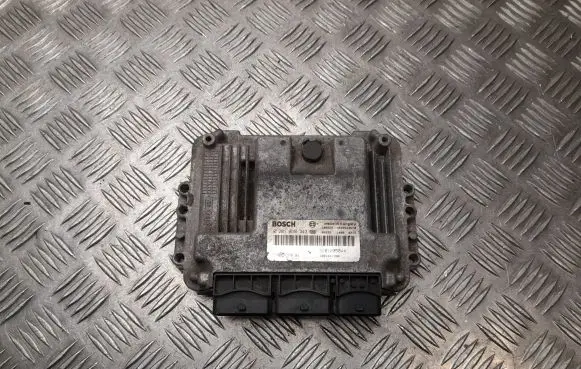 Suzuki Grand Vitara II Engine control unit/module 8201005044
