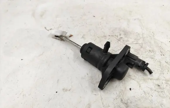 Audi A4 S4 B7 8E 8H Clutch master cylinder 8E1721401A