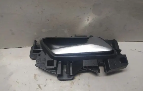 Peugeot 2008 II Front door interior handle 98201552