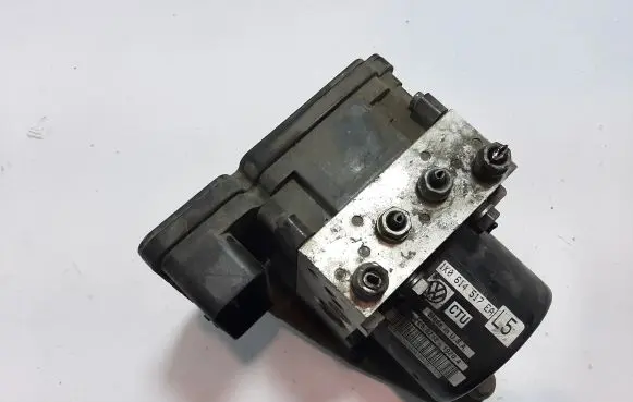 Volkswagen PASSAT B7 ABS Pump 1K0907379BK 1K0614517AE