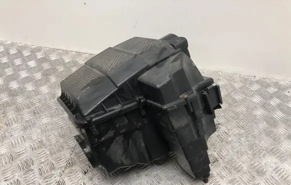 Land Rover Discovery 3 - LR3 Air filter box