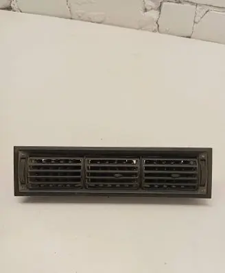 Volkswagen Transporter - Caravelle T4 Dash center air vent grill 701819709B 7D2819703A 7D1819703A