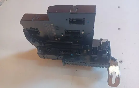 Mercedes-Benz E W212 SAM control unit A2129003702