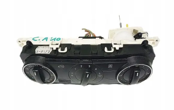 Mercedes-Benz A W169 Climate control unit A1698202042