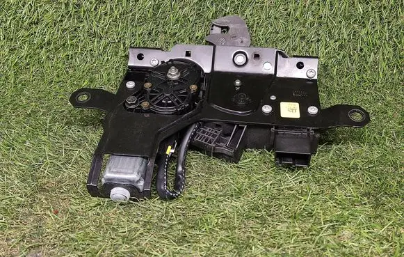Volkswagen Phaeton Tailgate/trunk/boot lock/catch/latch 3D5827505 0390201966 3D5827505D