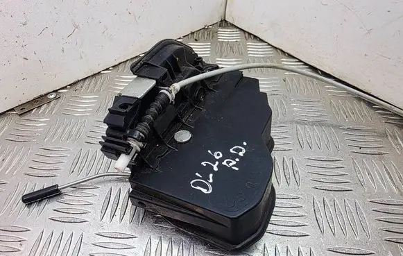BMW 2 F22 F23 Front door lock 7202150