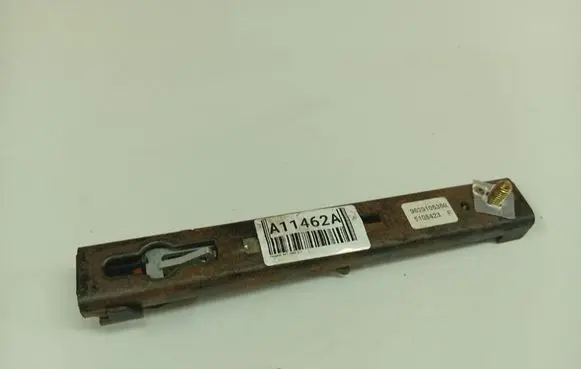 Peugeot 807 Seat belt adjustment rail 9629105380