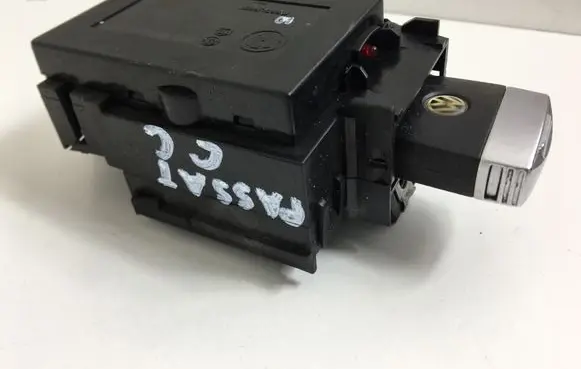Volkswagen PASSAT CC Ignition lock 3C0905843Q