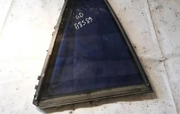 BMW 5 E39 Rear vent window glass as2