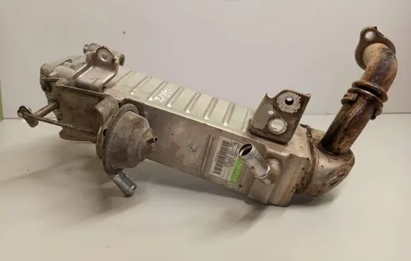 Toyota Hilux (AN10, AN20, AN30) EGR valve cooler 2560130130 13064310001 11060000619