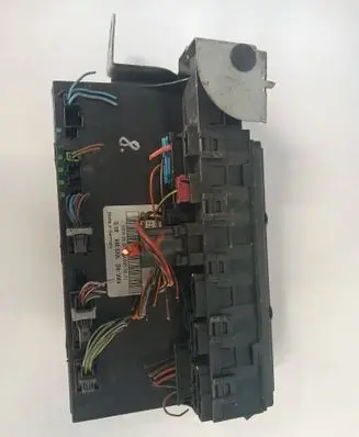 Mercedes-Benz E W211 Fuse module 2115456701 5DK00804746