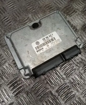 Volkswagen PASSAT B5 Engine control unit/module 038906018P 28SA3504 0281001720