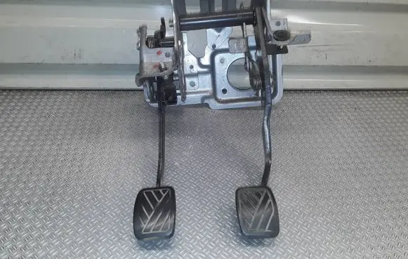 Nissan Pixo Pedal assembly 
