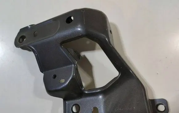 Tesla Model 3 Fender mounting bracket 1771937-SC-D 1771937SCD 1771937