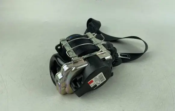 Mini One - Cooper F56 F55 Front seatbelt 7313283