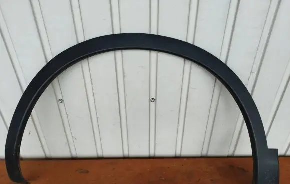 Nissan Qashqai Front arch trim 63811BR01A