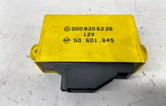 Mercedes-Benz E W124 Seat control module 0008206226 A0008206226 SG601645