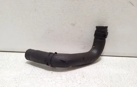 Mercedes-Benz CLS C218 X218 Engine coolant pipe/hose A6512031382